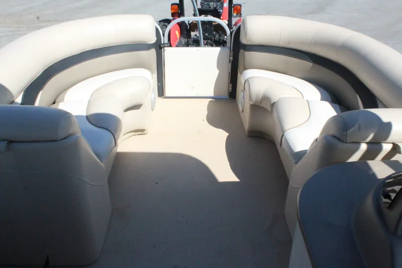 Slide: The Image of Hampton 2285 RL 2011 - 14