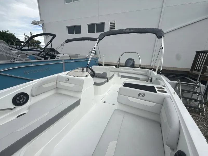 Slide: The Image of Hurricane 185 SS 2021 - 10