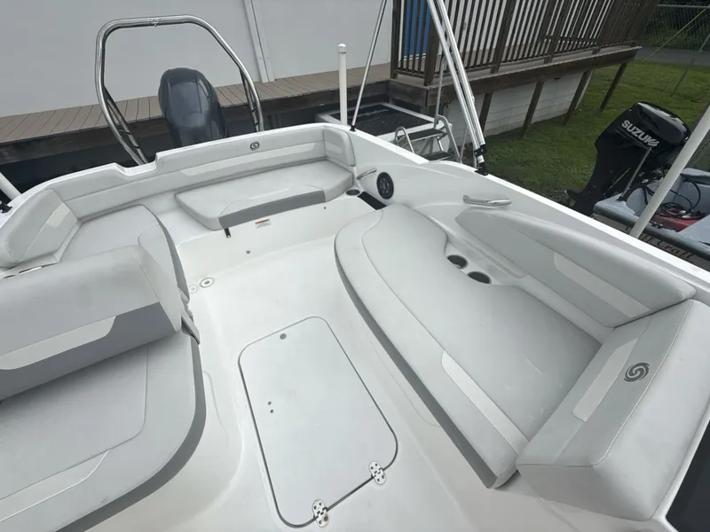 Slide: The Image of Hurricane 185 SS 2021 - 15