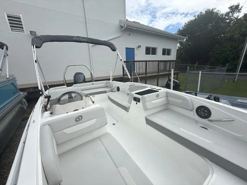 Slide: The Image of Hurricane 185 SS 2021 - 18