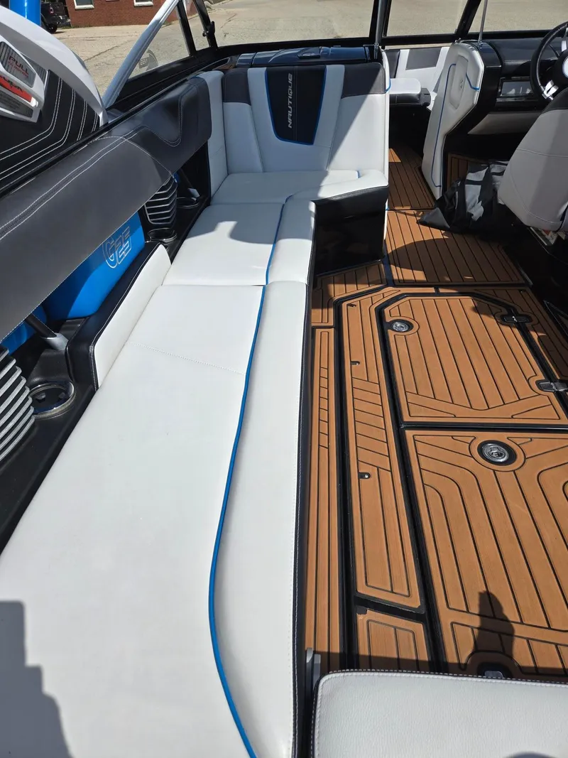 Slide: The Image of Nautique G25 2014 - 11