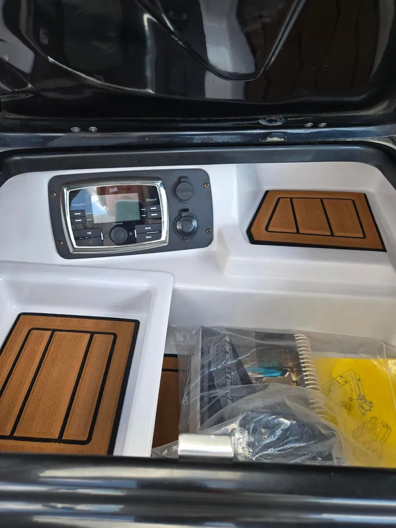 Slide: The Image of Nautique G25 2014 - 15