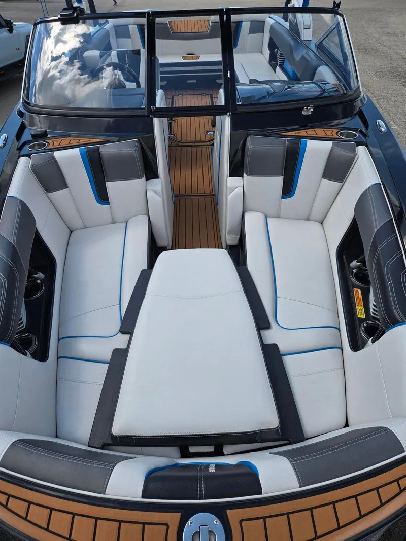 Slide: The Image of Nautique G25 2014 - 19