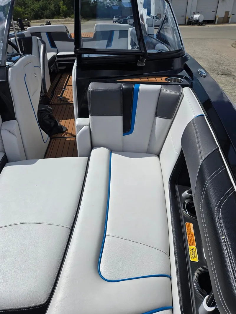 Slide: The Image of Nautique G25 2014 - 21