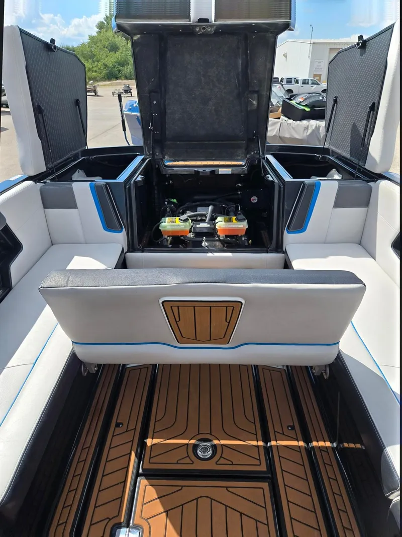 Slide: The Image of Nautique G25 2014 - 27