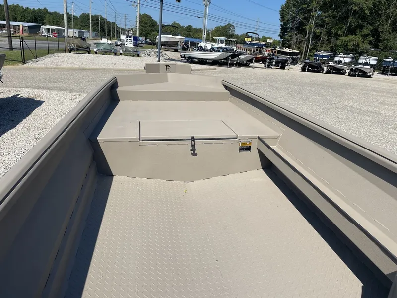 Slide: The Image of Reaper Boats 756 756 STEP TRANSOM 2025 - 5