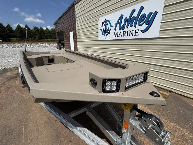 Slide: The Image of Reaper Boats 756 STEP TRANSOM 2026 - 2