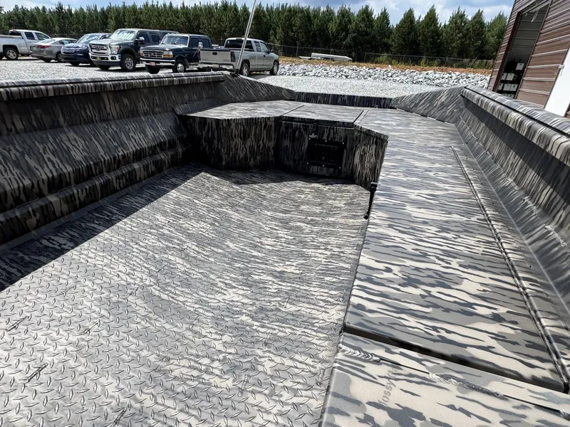 Slide: The Image of Reaper Boats 756 2026 - 6