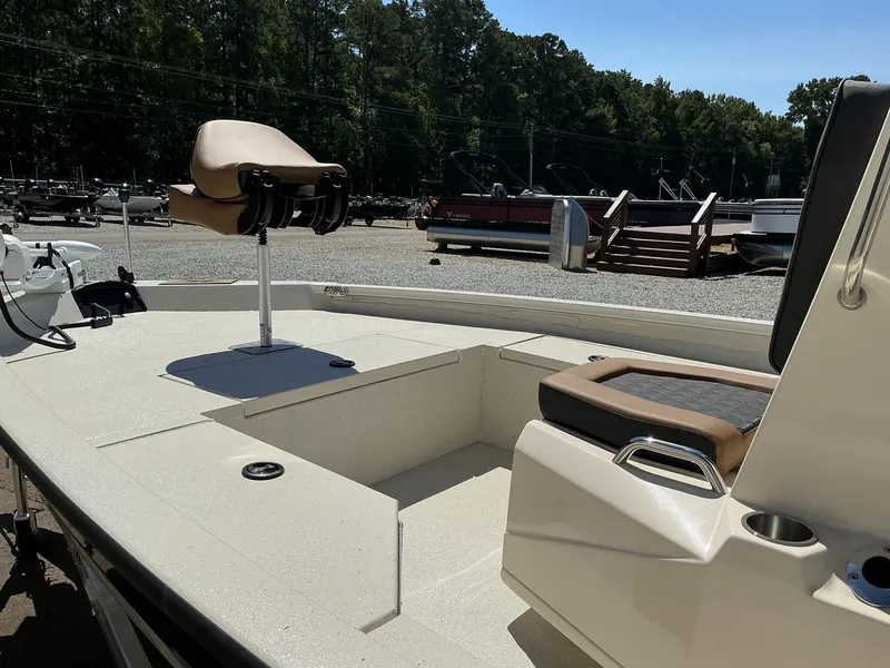 Slide: The Image of Xpress H20B Bay 2026 - 16