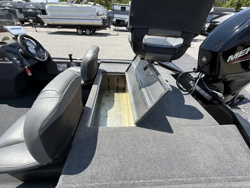 Slide: The Image of Tracker Bass Tracker Classic XL 2024 - 5