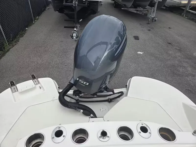 Slide: The Image of Stingray 212 SC 2024 - 3