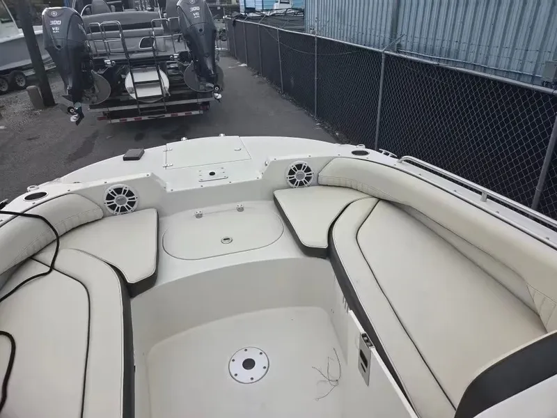 Slide: The Image of Stingray 212 SC 2024 - 5