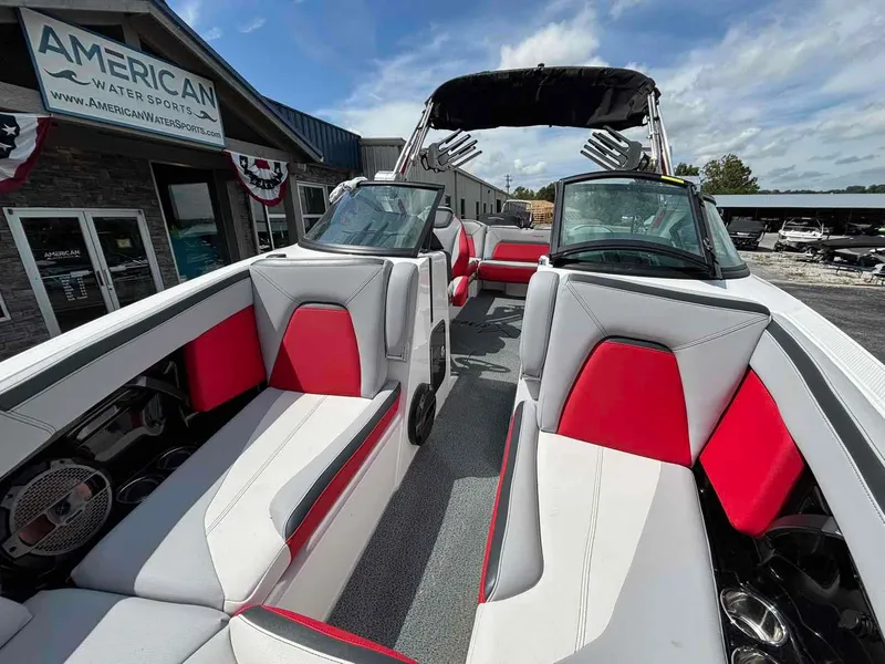 Slide: The Image of MasterCraft XStarS 2022 - 12