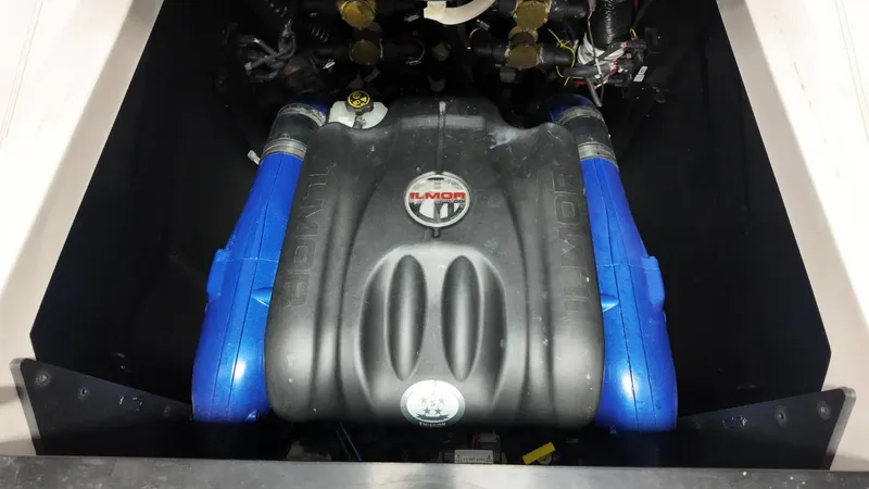 Slide: The Image of MasterCraft XStarS 2022 - 18