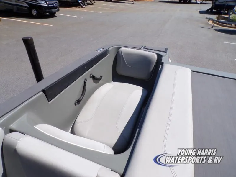 Slide: The Image of Heyday Wake Boats WT-2DC 2023 - 13