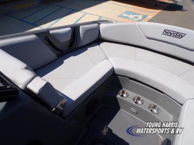 Slide: The Image of Heyday Wake Boats WT-2DC 2023 - 25