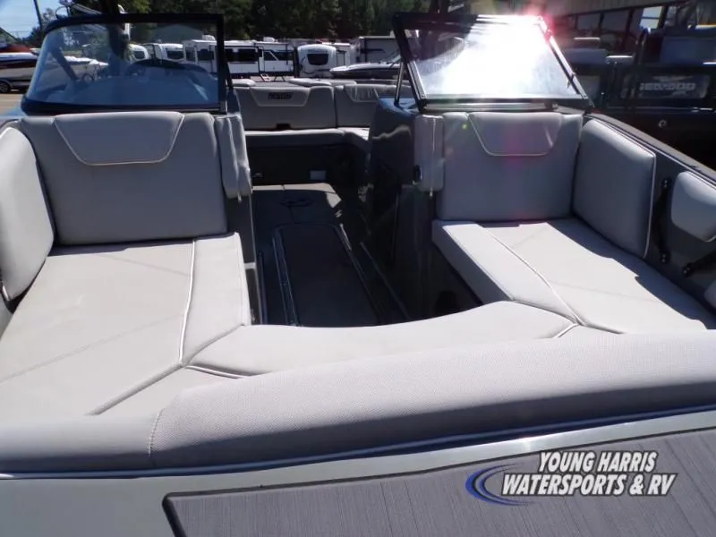 Slide: The Image of Heyday Wake Boats WT-2DC 2023 - 29