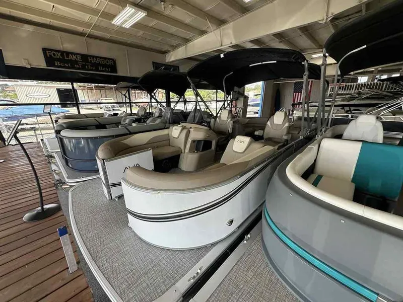 The Image of Avalon LSZ Quad Lounge - 23' 2026 - 1