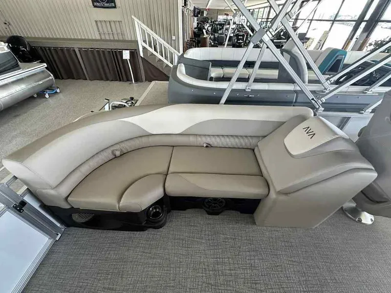Slide: The Image of Avalon LSZ Quad Lounge - 23' 2026 - 11