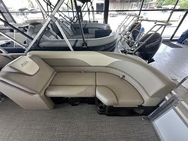 Slide: The Image of Avalon LSZ Quad Lounge - 23' 2026 - 12