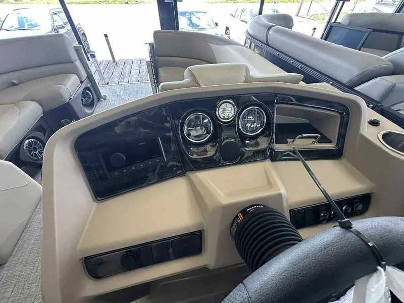 Slide: The Image of Avalon LSZ Quad Lounge - 23' 2026 - 7