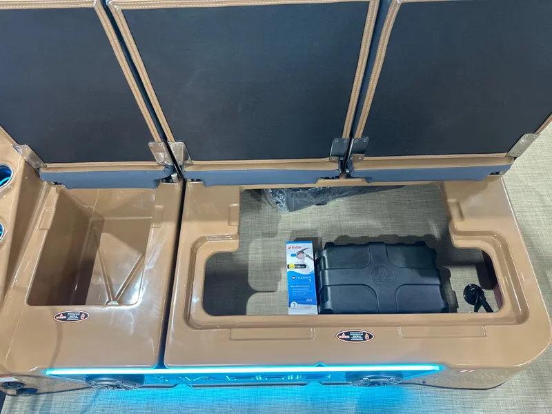 Slide: The Image of Harris Grand Mariner 250 2026 - 11