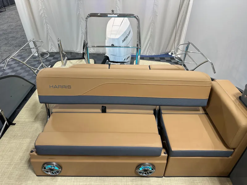 Slide: The Image of Harris Grand Mariner 250 2026 - 12