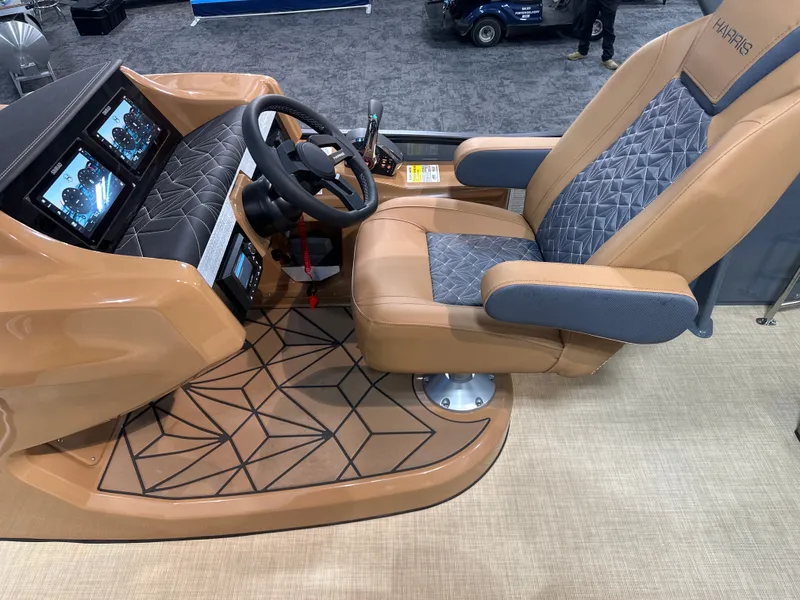 Slide: The Image of Harris Grand Mariner 250 2026 - 20