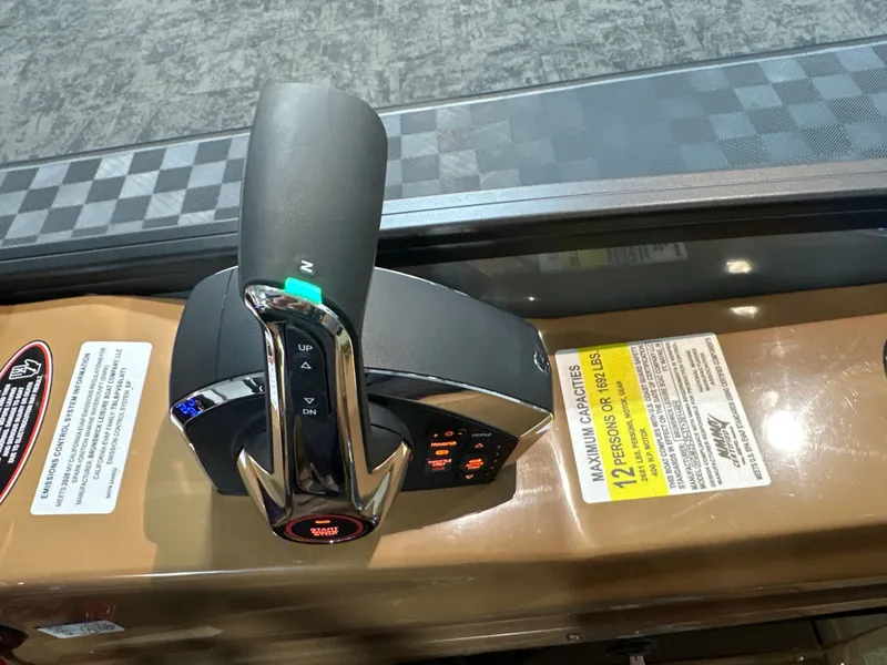 Slide: The Image of Harris Grand Mariner 250 2026 - 24