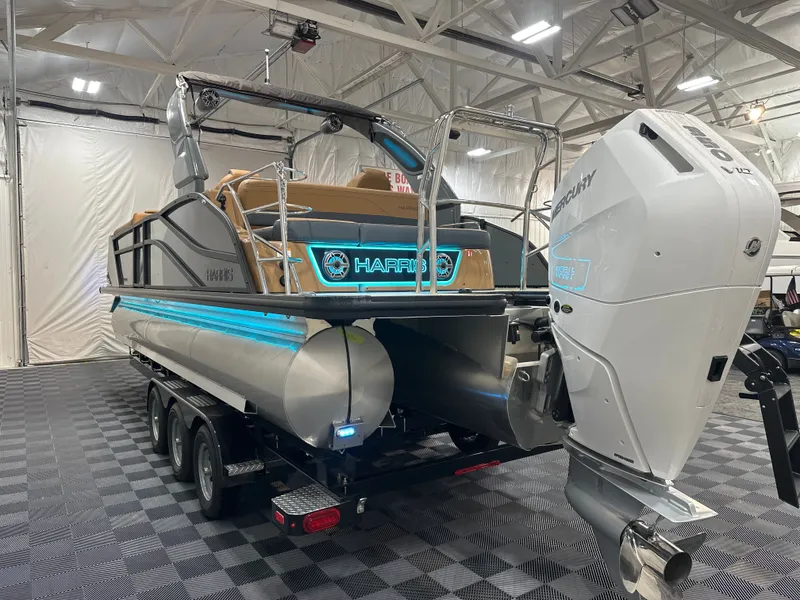 Slide: The Image of Harris Grand Mariner 250 2026 - 4