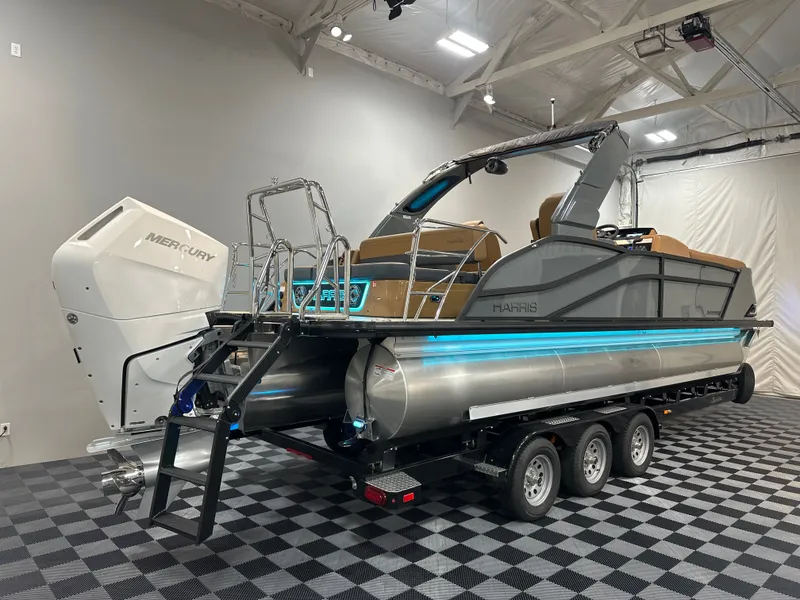 Slide: The Image of Harris Grand Mariner 250 2026 - 5