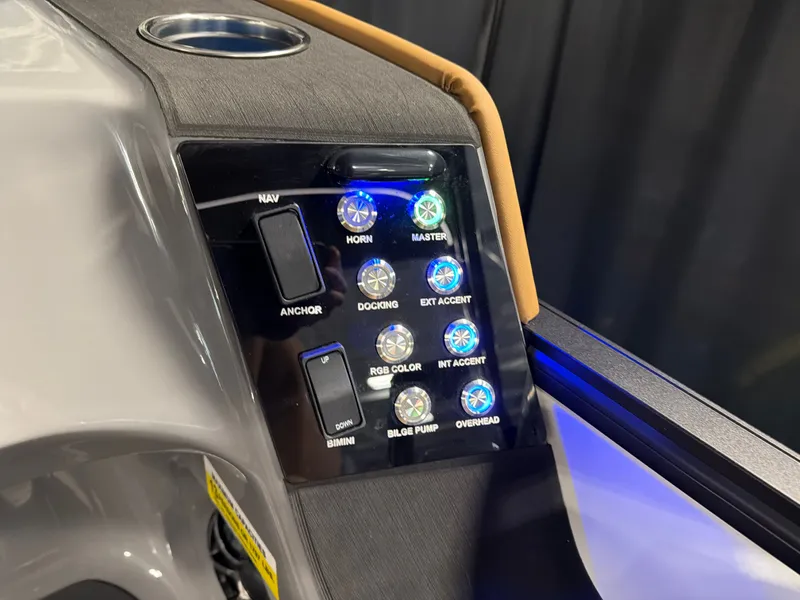 Slide: The Image of Harris Sunliner 250 2026 - 16