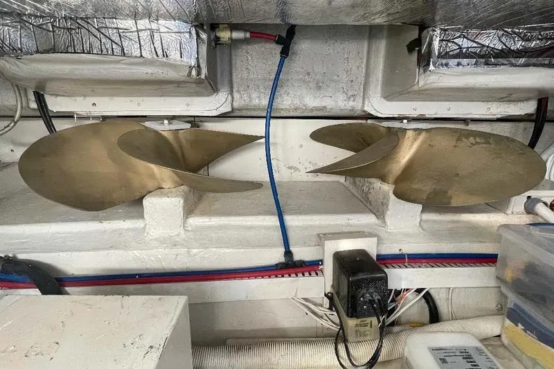 Slide: The Image of Spare Props - 31