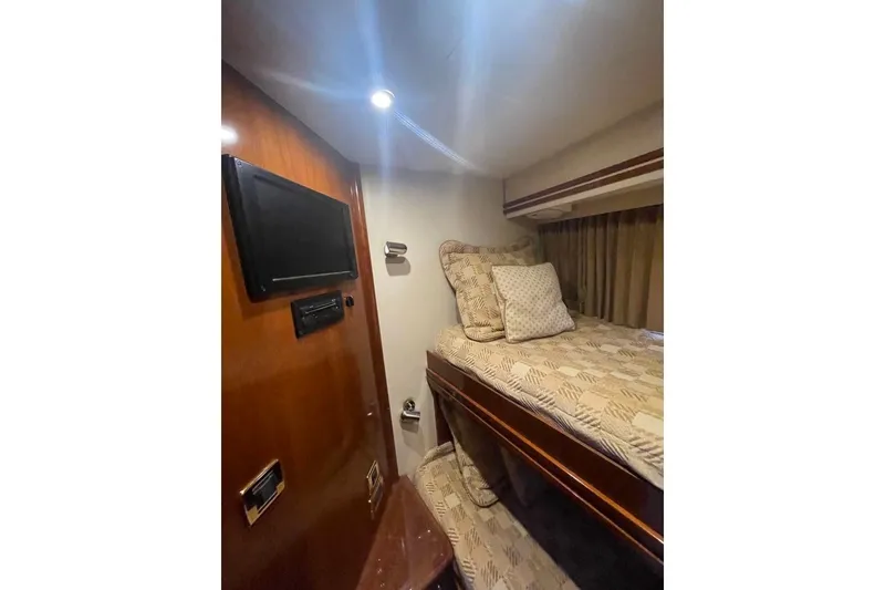 Slide: The Image of Guest Bunk - 24