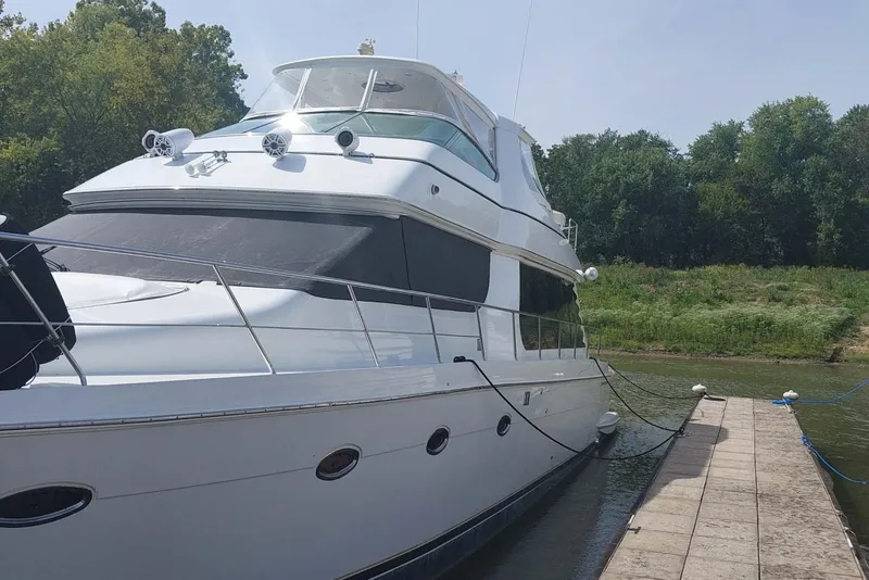 Slide: The Image of 2004 Carver 570 Voyager Pilothouse  - 3