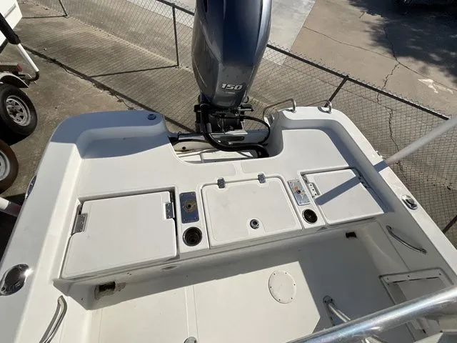 Slide: The Image of NauticStar 2200 Sport 2016 - 20