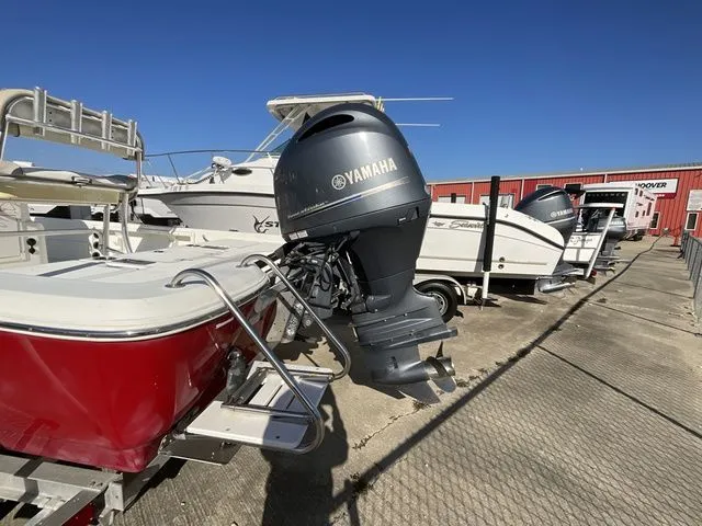 Slide: The Image of NauticStar 2200 Sport 2016 - 4