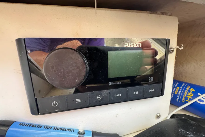 Slide: The Image of Fusion Bluetooth stereo system on a 1998 Sea Ray 480 Sedan Bridge yacht. - 21