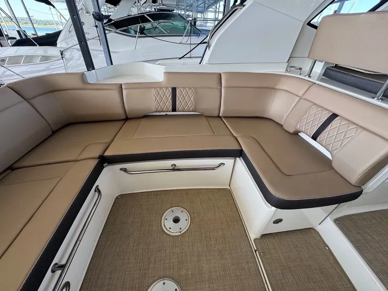 Slide: The Image of Sea Ray Sundancer 350 Coupe 2017 - 15