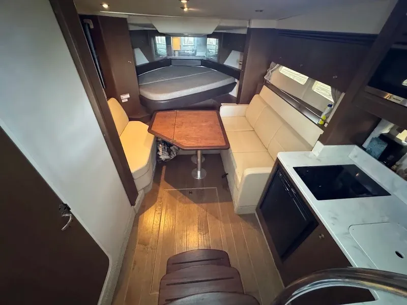 Slide: The Image of Sea Ray Sundancer 350 Coupe 2017 - 33