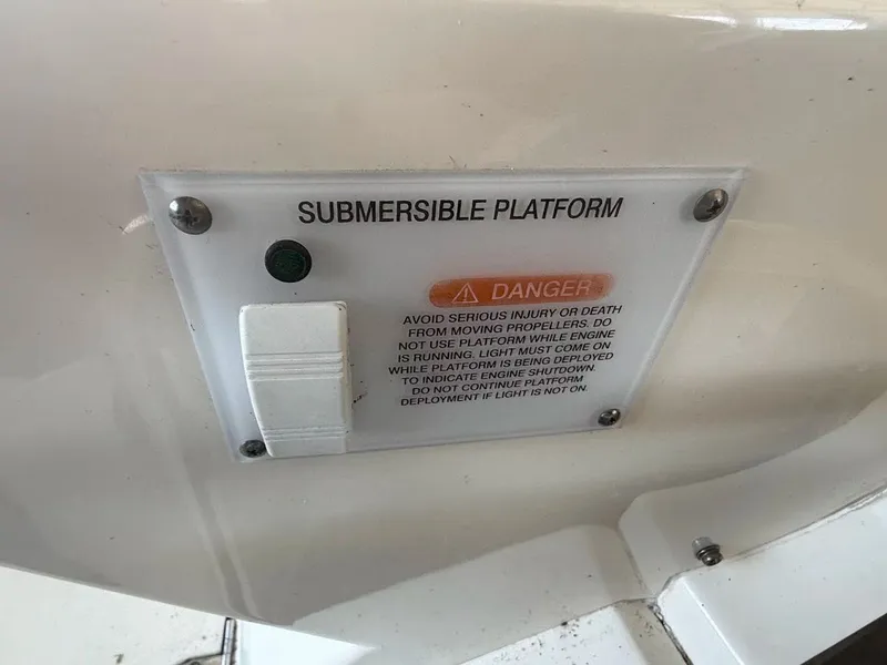 Slide: The Image of Sea Ray Sundancer 350 Coupe 2017 - 43