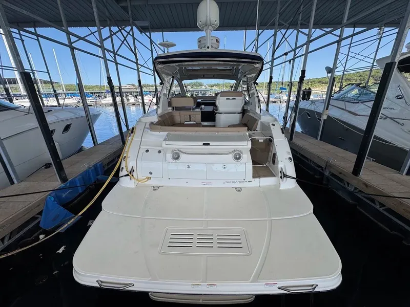 Slide: The Image of Sea Ray Sundancer 350 Coupe 2017 - 5