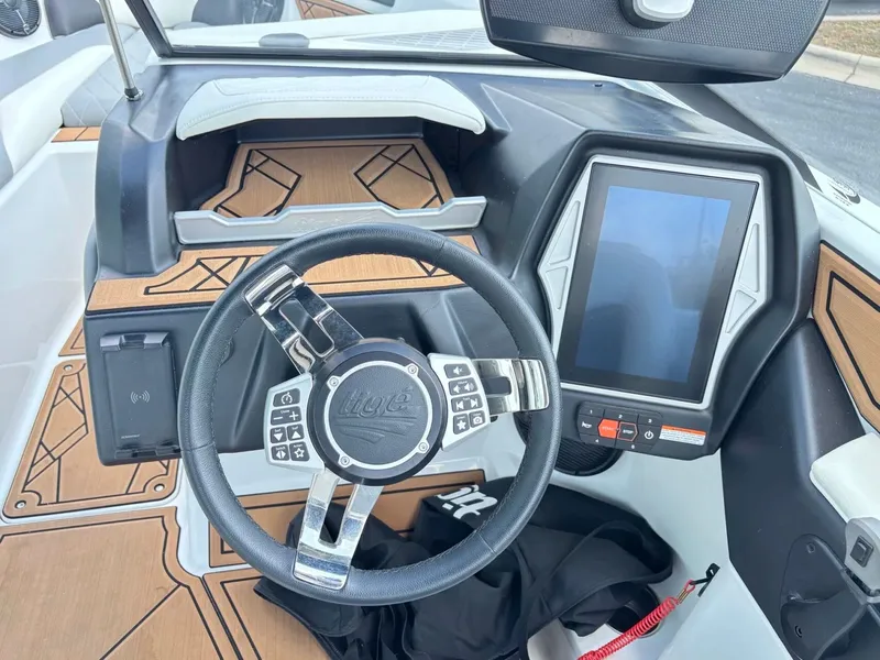 Slide: The Image of Tigé Z3 2022 - 24