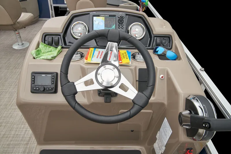 Slide: The Image of Ranger Boats Reata 200F 2024 - 30