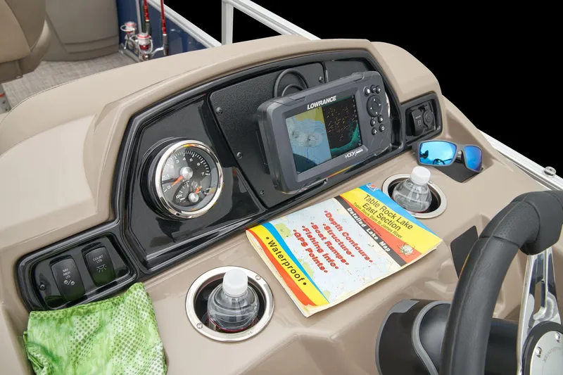 Slide: The Image of Ranger Boats Reata 200F 2024 - 32