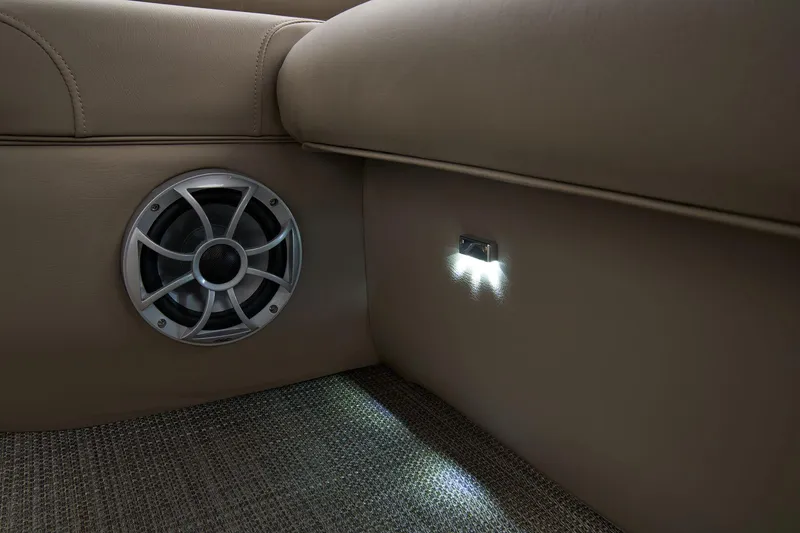 Slide: The Image of Ranger Boats Reata 200F 2024 - 55