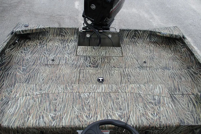 Slide: The Image of 2026 Tracker Grizzly 2072 CC boat with camouflage deck pattern. - 20