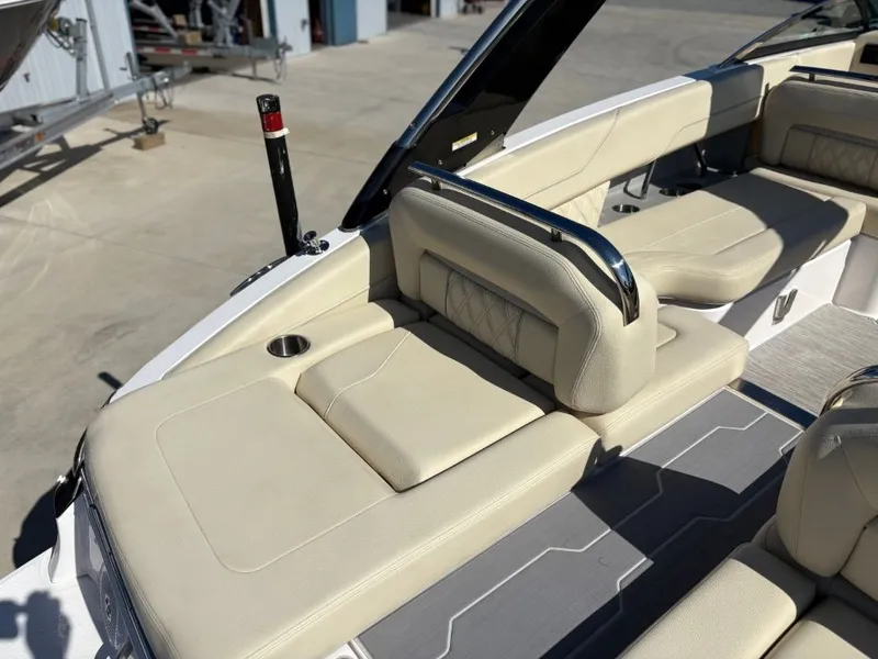 Slide: The Image of Regal LS6 2019 - 14