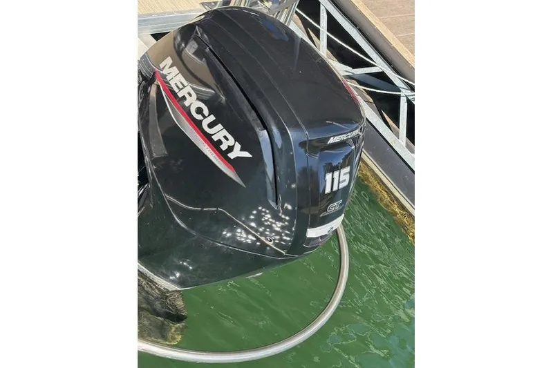 Slide: The Image of Mercury 115 outboard motor on 2022 Princecraft Sportfisher 23-2S RL boat. - 15