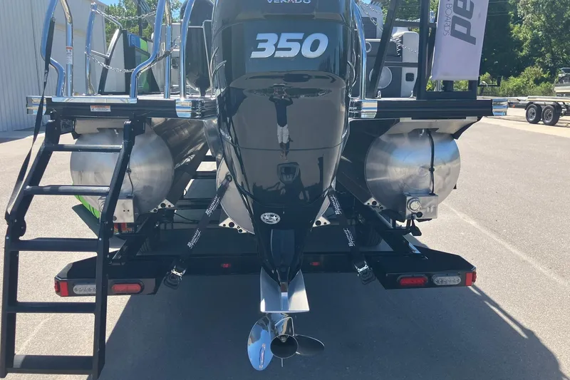 Slide: The Image of 2023 Barletta CORSA 25UE boat with powerful 350 engine, rear view. - 20